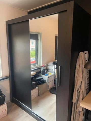 Grote kledingkast zwart + spiegel