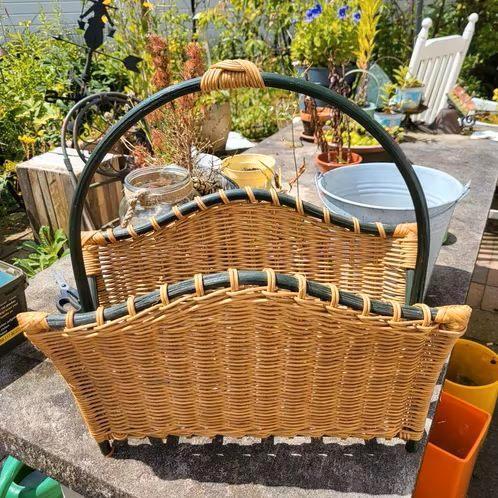 Lectuur/ krantenbakken vintage, Huis en Inrichting, Woonaccessoires | Krantenbakken en Lectuurbakken, Zo goed als nieuw, Ophalen of Verzenden