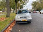 Kia Carens 1.6 I 16V 5P E4 2007 Grijs APK TOT AUG 2026, Auto's, 65 €/maand, 1250 kg, 4 cilinders, Origineel Nederlands