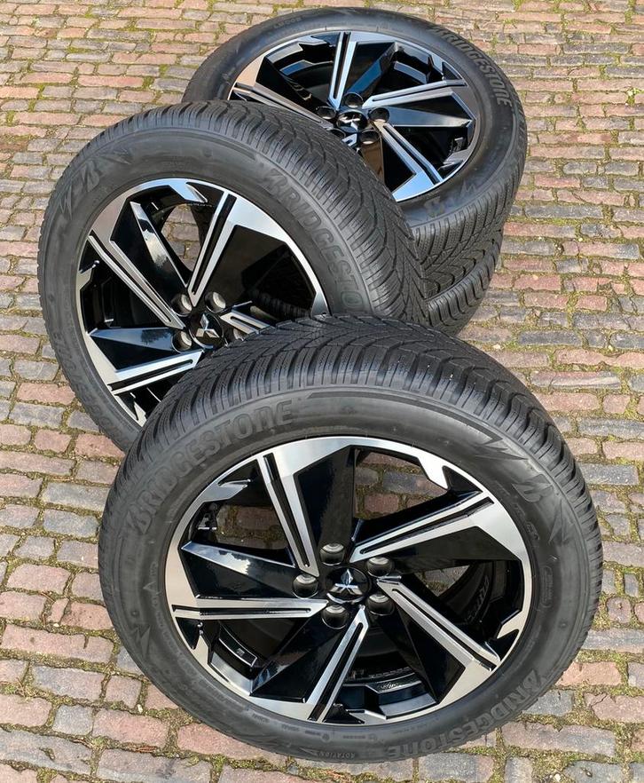 18” Mitsubishi Eclipse ASX Outlander velgen + winterbanden, Auto-onderdelen, Banden en Velgen, Banden en Velgen, Winterbanden