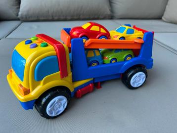 Transport vrachtwagen (oplegger) met 4 auto's (NIEUW)  beschikbaar voor biedingen