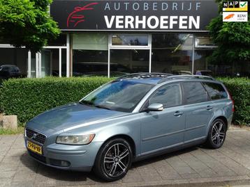 Volvo V50 2.4 Momentum - PANORAMADAK - LEDER - CLIMATE / CRU beschikbaar voor biedingen