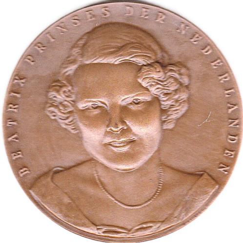 BEATRIX PRINSES DER NEDERLANDEN 1938 - 1956, Postzegels en Munten, Penningen en Medailles, Overige materialen, Verzenden