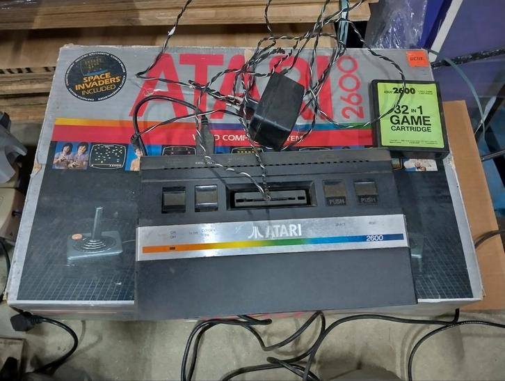 Oude spelcomputer o.a. atari 2600, atari Woody, Nintendo, Spelcomputers en Games, Spelcomputers | Atari, Zo goed als nieuw, Atari 2600