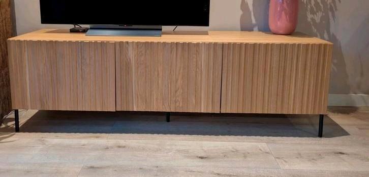 WOOOD TV Meubel - 3 Deurs Gravure Eiken 180 cm breed, Huis en Inrichting, Kasten | Televisiemeubels, Zo goed als nieuw, Minder dan 100 cm