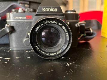 Konica analoog fototoestel, met extra lens