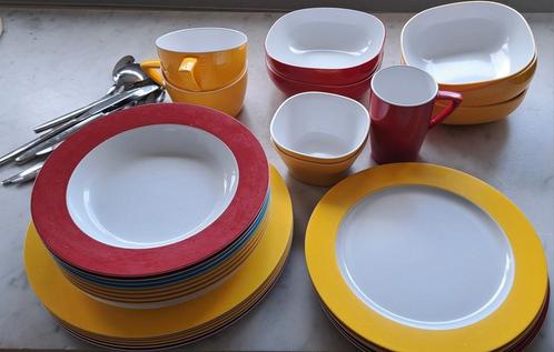 Compleet campingservies: Mepal geel en rood, Caravans en Kamperen, Kampeeraccessoires, Gebruikt, Ophalen of Verzenden