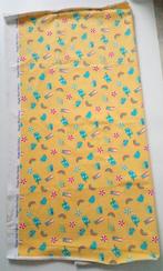 Megan Blue Fabrics tricot stof ijsjes geel 145cm x 87cm, Overige materialen, 120 cm of meer, Geel, Nieuw