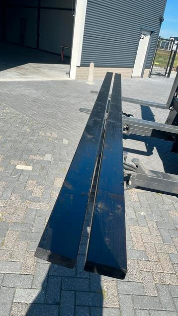 2 x balken zwart 55x155mm / 540cm beschikbaar voor biedingen
