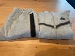 Nike Tech trainingspak, Ophalen of Verzenden, Zo goed als nieuw, Jongen of Meisje, Broek