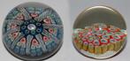 2x Glazen millefiori murano, presse papier, blauw en rood, Antiek en Kunst, Antiek | Glas en Kristal, Verzenden