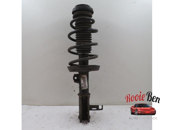 Schokdemperpoot rechts-voor van een Chevrolet Cruze, Gebruikt, -, Ophalen of Verzenden, -