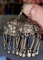 Grote oorhangers met staafjes en belletjes uit India, Overige materialen, Verzenden, Zilver, Hangers