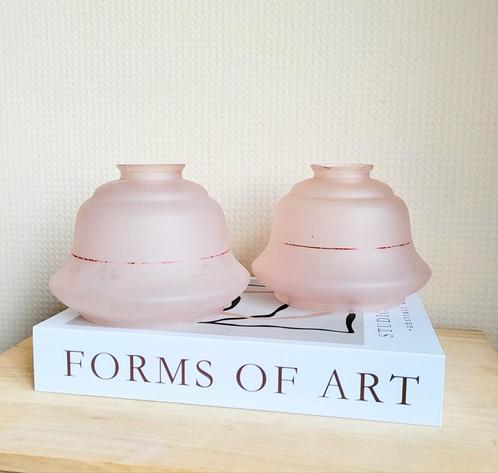 Set van 2 vintage/retro roze matt glazen lampenkappen!, Huis en Inrichting, Lampen | Lampenkappen, Zo goed als nieuw, Minder dan 25 cm