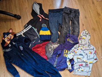 Kleding pakket jongens maat 110-116  beschikbaar voor biedingen