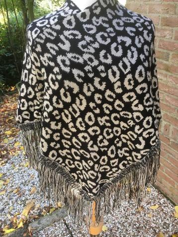 Poncho, mooie dierenprint, one size beschikbaar voor biedingen