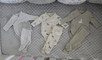 Set kleding beschikbaar voor biedingen