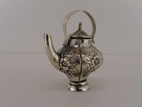 Zilveren miniatuur Theepot                               Z51, Antiek en Kunst, Antiek | Goud en Zilver, Zilver, Ophalen of Verzenden