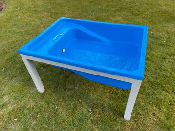 Watertafel met afvoerkraan (showroom model met korting) beschikbaar voor biedingen