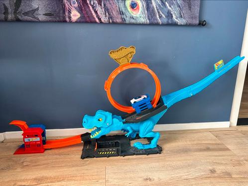 Hotwheels city t-rex chomp down looping met auto, Kinderen en Baby's, Speelgoed | Racebanen, Zo goed als nieuw, Racebaan, Handmatig