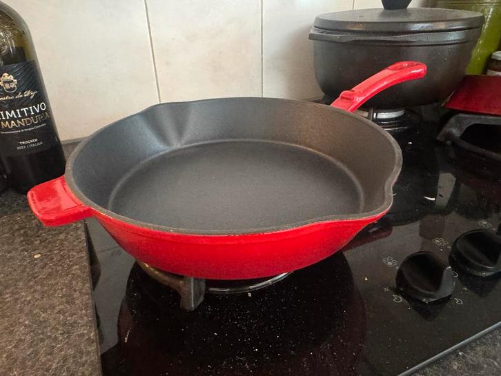 Nieuwe gietijzeren koekenpan in verpakking, Huis en Inrichting, Keuken | Potten en Pannen, Nieuw, Koekenpan of Braadpan, Gietijzer