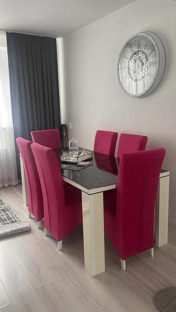 6 stoelen beschikbaar voor biedingen