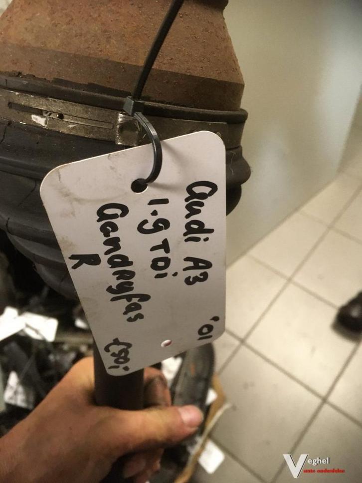 Audi a3 1.9tdi bwjr '01 aandrijfas rechtsvoor, Auto-onderdelen, Transmissie en Toebehoren, Gebruikt, Ophalen of Verzenden