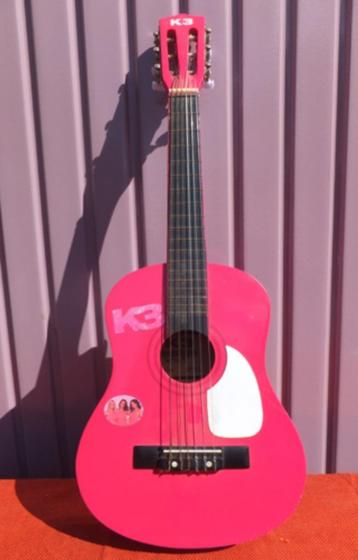 Originele K3-gitaar beschikbaar voor biedingen