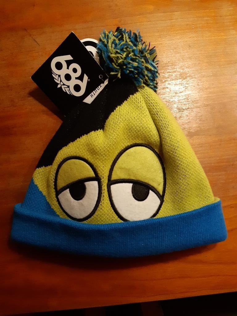 Leuke muts met ogen, Jongetje of Meisje, Ophalen of Verzenden, Zo goed als nieuw, Muts