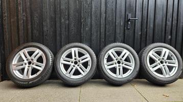 Winterset Audi A4 17 inch originele B9 velgen met winterband beschikbaar voor biedingen