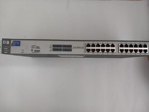 HP ProCurve 2724 Switch – 24 poorts Gigabit, Computers en Software, Netwerk switches, Gebruikt, Ophalen of Verzenden