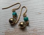 Gouden oorhangers met turquase kraaltjes, Ophalen of Verzenden, Met edelsteen, Goud, Goud