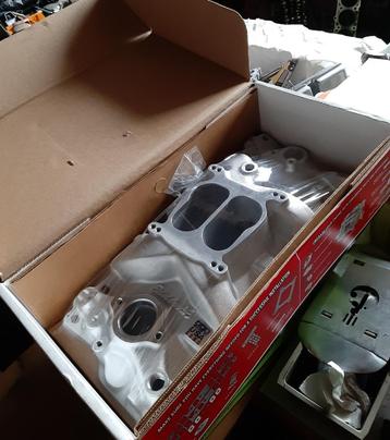 Edelbrock 2101 Performer Manifold  beschikbaar voor biedingen