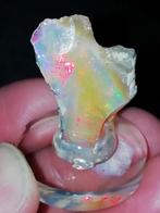 Opaal op sokkel, Verzamelen, Mineralen en Fossielen, Ophalen of Verzenden