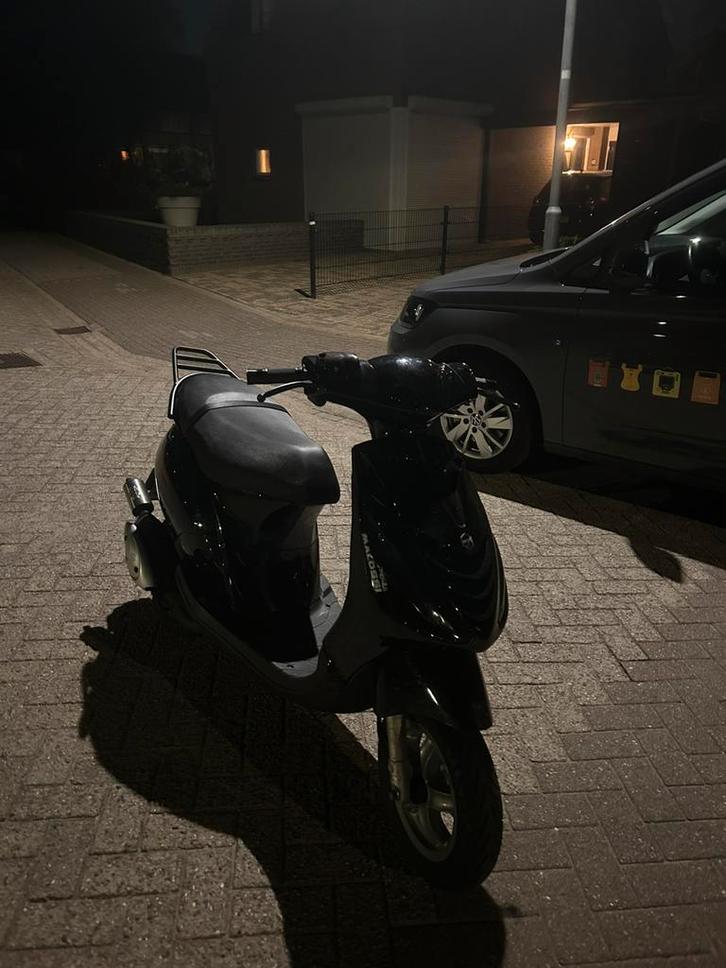 Zip 50cc 2t malossi, Fietsen en Brommers, Scooters | Piaggio, Zo goed als nieuw, Zip, Maximaal 25 km/u, Tweetakt, Ophalen