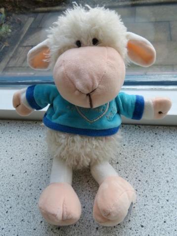 Schaap merk World of Plush met op shirt I love you sooo much beschikbaar voor biedingen