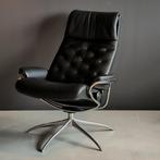 NIEUW: Stressless Fauteuil Metro M High Back Zwart Leer, Ophalen, Nieuw, 50 tot 75 cm, Modern, Design