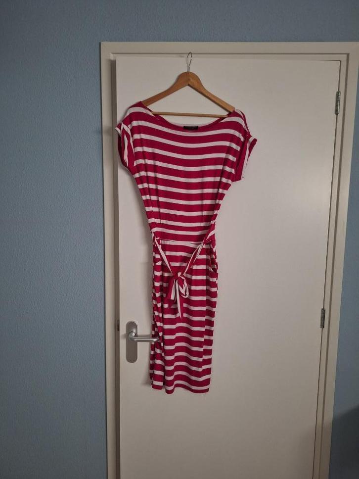 zomerse jurk Musthaves by Elja, Kleding | Dames, Jurken, Zo goed als nieuw, Maat 38/40 (M), Rood, Onder de knie, Ophalen of Verzenden