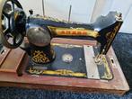 Oude naaimachine, Antiek en Kunst, Antiek | Naaimachines, Ophalen of Verzenden