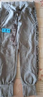 grijze jogging broek miss grant maat 128, Broek, Meisje, Ophalen of Verzenden, Zo goed als nieuw