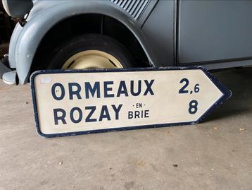 Oude Franse verkeersborden. 