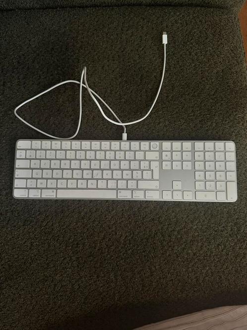 AZERTY Apple Keyboard, Computers en Software, Toetsenborden, Zo goed als nieuw, Azerty, Ophalen of Verzenden