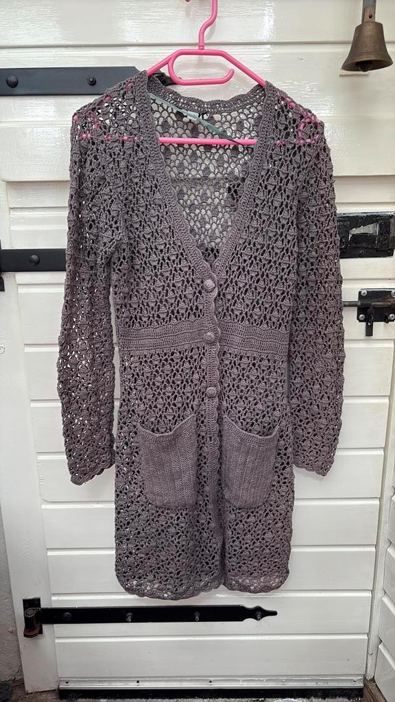BANDOLERA gehaakt vest,40/42,donker grijs, Kleding | Dames, Truien en Vesten, Zo goed als nieuw, Maat 42/44 (L), Grijs, Ophalen of Verzenden