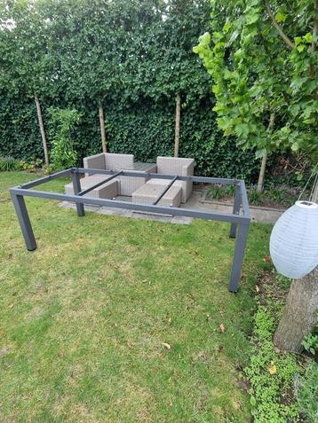 Tafel onderstel voor buiten beschikbaar voor biedingen