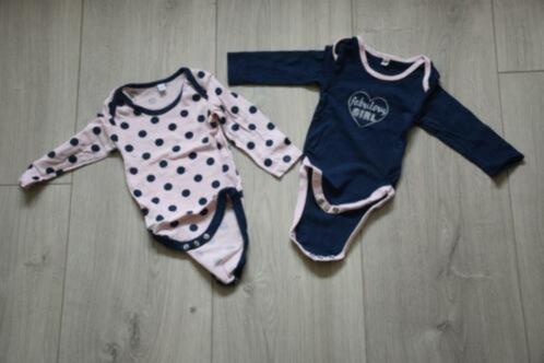 Twee meisjes rompers met mouwen in maat 62 / 68, Kinderen en Baby's, Babykleding | Maat 68, Zo goed als nieuw, Meisje, Nacht- of Onderkleding
