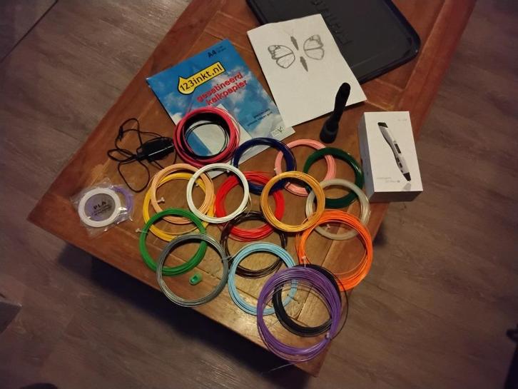 3D pen SL300 met heel veel filament erbij, Hobby en Vrije tijd, Knutselen, Zo goed als nieuw, Gereedschap of Toebehoren, Ophalen of Verzenden