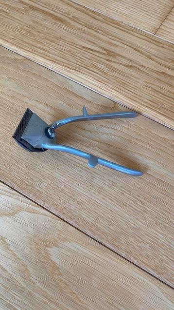 Vintage Handmatige Tondeuse - Antiek Gereedschap Verzamelobj beschikbaar voor biedingen