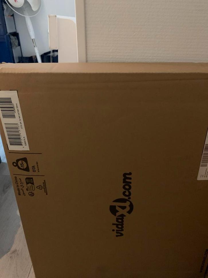 VidaXL Salontafel met LED - Nieuw in doos!, Huis en Inrichting, Tafels | Salontafels, Nieuw, Minder dan 50 cm, 50 tot 100 cm, Rechthoekig