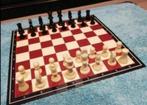 Schaakbord met mooie houten stukken, Hobby en Vrije tijd, Denksport en Puzzels, Ophalen of Verzenden, Minder dan 500 stukjes, Zo goed als nieuw