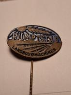 Rumptstad Landbouwmachines Speldje, Verzamelen, Speldjes, Pins en Buttons, Ophalen of Verzenden, Gebruikt, Merk, Speldje of Pin